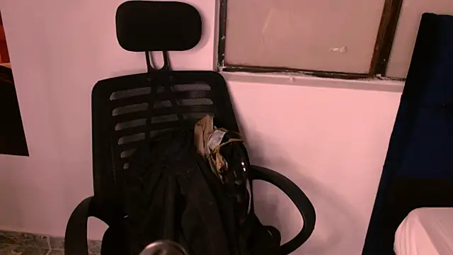 ChloePetite 0 online show from November 8, 7:01 pm