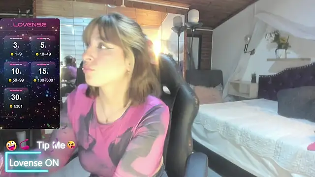 sophialyh 1 online show from April 27, 1:09 pm