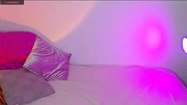 Snapshot of Sofi_Booty07 chatting on October 17, 3:42 am Sofi Booty07 online show from October 17, 3:42 am