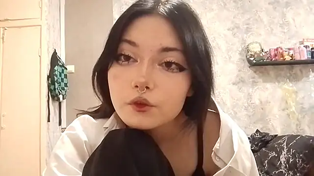 Beeping Creature online show from November 2, 1:02 pm