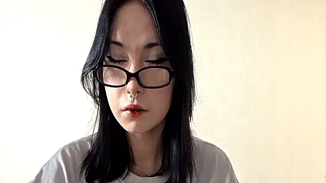 Beeping Creature online show from March 4, 10:10 am