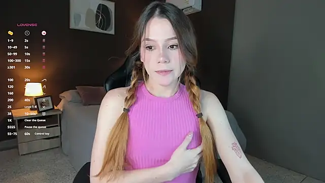 Snapshot of Alexandra-16 chatting on October 13, 10:10 pm Alexandra-16 online show from October 13, 10:10 pm