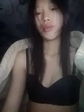 Snapshot of Khanhu_xx chatting on November 19, 4:23 am Khanhu xx online show from November 19, 4:23 am