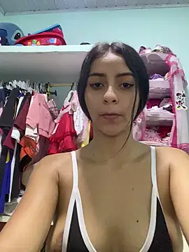 Snapshot of miluwatson chatting on October 23, 9:35 pm miluwatson online show from October 23, 9:35 pm