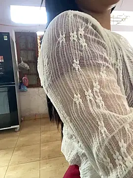 Snapshot of Gina999 chatting on February 6, 7:02 am Gina999 online show from February 6, 7:02 am