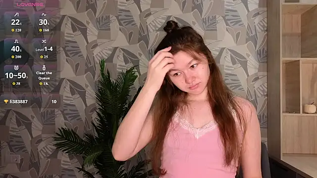 LewisThrone online show from December 4, 1:15 am