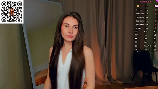 Snapshot of MinaRuzzo chatting on November 9, 4:44 am MinaRuzzo online show from November 9, 4:44 am