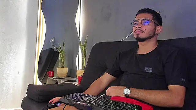 Jaybrown  1 online show from October 31, 2:29 pm