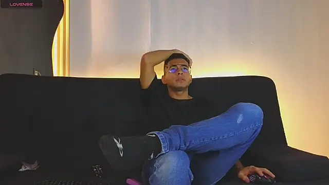 Jaybrown  1 online show from November 11, 3:17 am