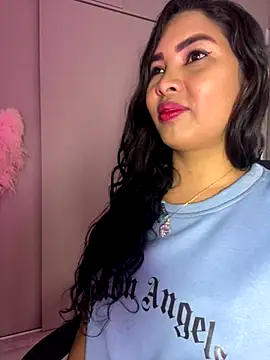 EmilyZuits online show from November 22, 9:58 pm