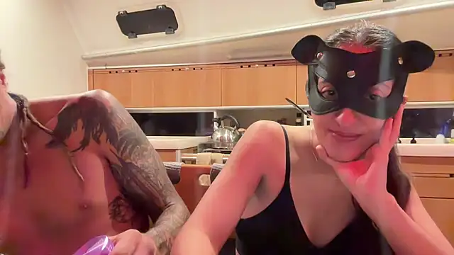 Snapshot of Monk_and_Mia chatting on October 17, 4:48 am Monk and Mia online show from October 17, 4:48 am