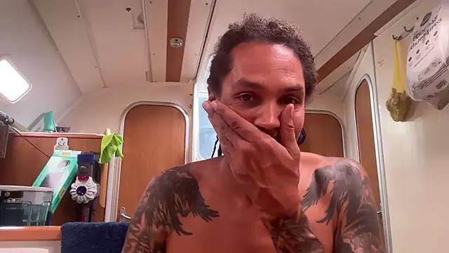 Snapshot of Monk_and_Mia chatting on October 25, 9:17 am Monk and Mia online show from October 25, 9:17 am