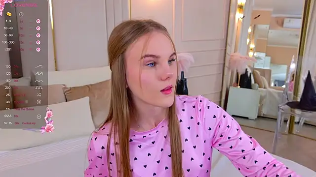 Snapshot of Lili_Lohan chatting on November 4, 5:23 pm Lili Lohan online show from November 4, 5:23 pm