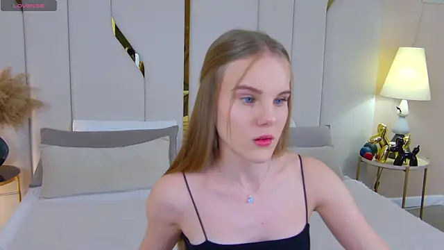 Snapshot of Lili_Lohan chatting on November 10, 5:01 pm Lili Lohan online show from November 10, 5:01 pm