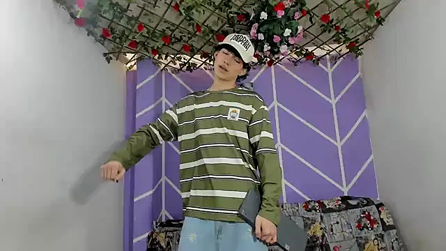 nexusboyhot online show from October 4, 7:23 pm