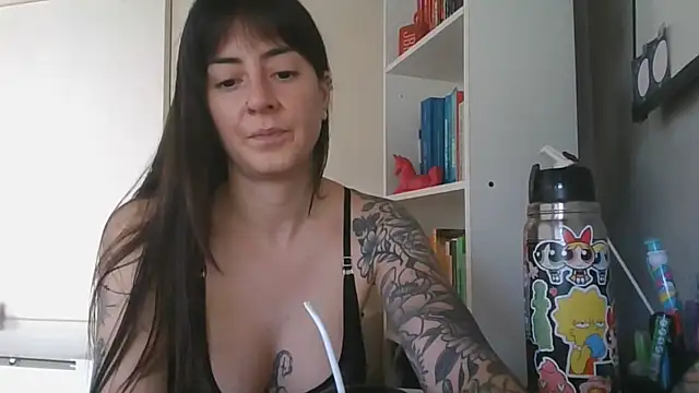 Snapshot of dandanbarr chatting on June 17, 1:23 pm dandanbarr online show from June 17, 1:23 pm