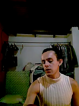 Snapshot of monroedelrey chatting on November 28, 7:49 pm monroedelrey online show from November 28, 7:49 pm