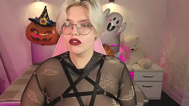 Snapshot of DominiqueSweetie chatting on October 27, 9:02 am DominiqueSweetie online show from October 27, 9:02 am