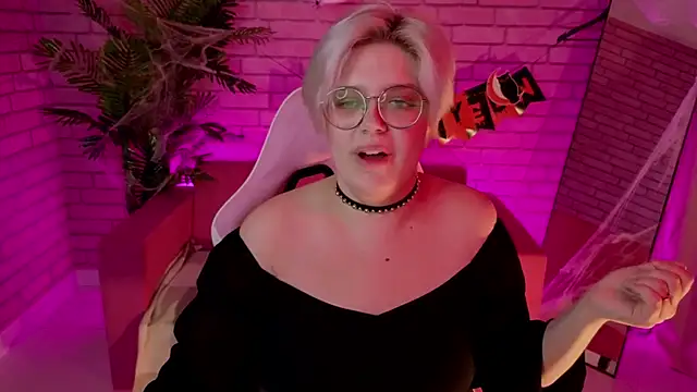 Snapshot of DominiqueSweetie chatting on October 30, 12:06 pm DominiqueSweetie online show from October 30, 12:06 pm