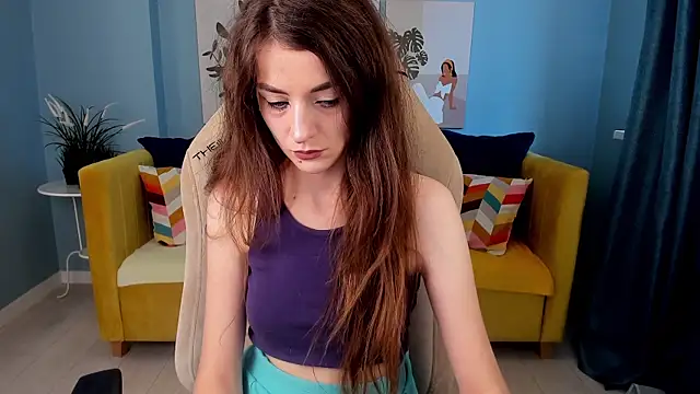 Snapshot of NikkaBush chatting on October 10, 5:28 am NikkaBush online show from October 10, 5:28 am