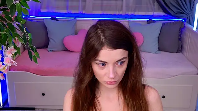 Snapshot of NikkaBush chatting on October 21, 5:19 am NikkaBush online show from October 21, 5:19 am