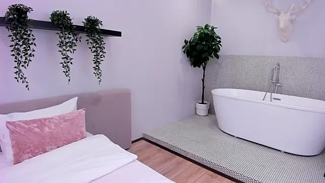 Snapshot of NikkaBush chatting on November 3, 6:09 pm NikkaBush online show from November 3, 6:09 pm