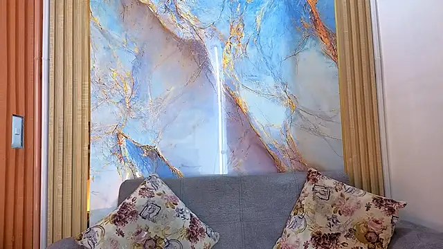 Nahomy Smiths aws online show from October 25, 9:53 pm