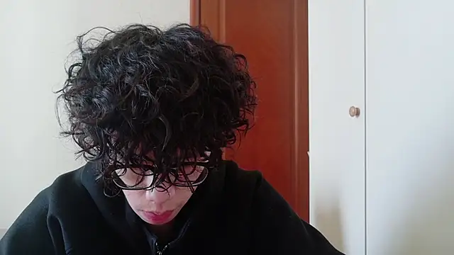 Snapshot of hangzi-0011 chatting on October 23, 4:56 am hangzi-0011 online show from October 23, 4:56 am