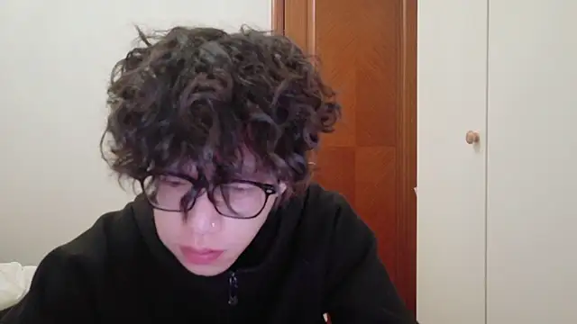 Snapshot of hangzi-0011 chatting on October 24, 7:27 am hangzi-0011 online show from October 24, 7:27 am