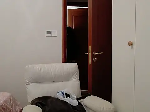 Snapshot of hangzi-0011 chatting on November 1, 11:23 am hangzi-0011 online show from November 1, 11:23 am