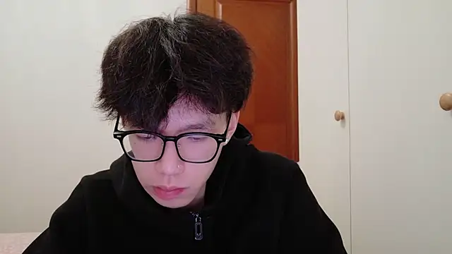 Snapshot of hangzi-0011 chatting on November 9, 11:41 am hangzi-0011 online show from November 9, 11:41 am