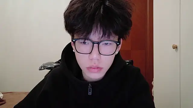 Snapshot of hangzi-0011 chatting on December 4, 12:25 pm hangzi-0011 online show from December 4, 12:25 pm