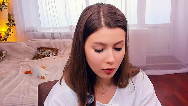 Snapshot of MondoNeko chatting on October 10, 7:18 am MondoNeko online show from October 10, 7:18 am