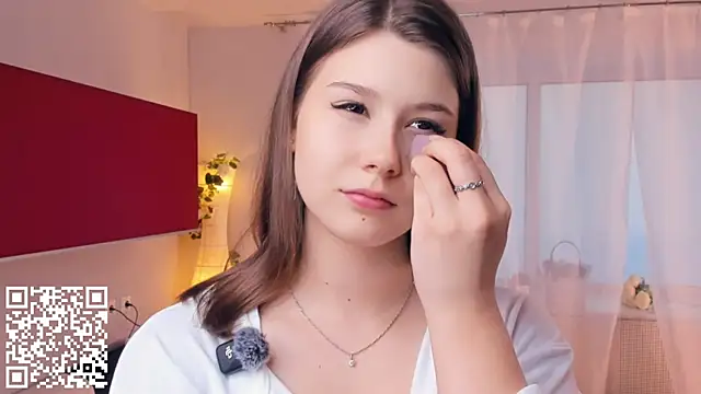 Snapshot of MondoNeko chatting on October 23, 7:18 am MondoNeko online show from October 23, 7:18 am