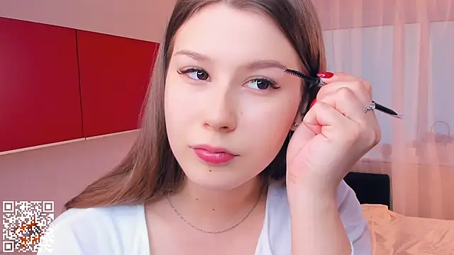 Snapshot of MondoNeko chatting on November 9, 7:06 am MondoNeko online show from November 9, 7:06 am