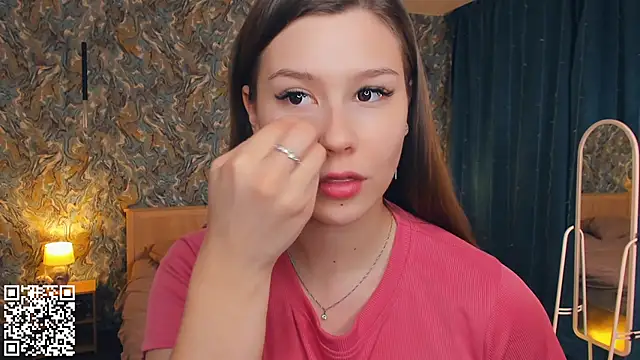 Snapshot of MondoNeko chatting on December 4, 7:06 am MondoNeko online show from December 4, 7:06 am