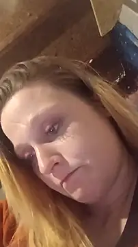 Queen2454 online show from March 9, 12:09 pm