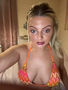 Snapshot of Diamondxoxx chatting on October 10, 1:21 pm Diamondxoxx online show from October 10, 1:21 pm