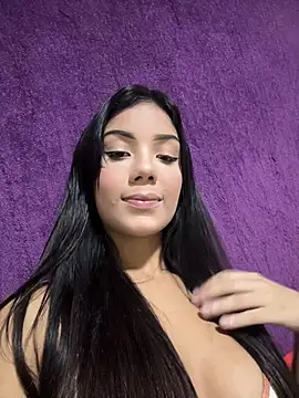 Snapshot of Alinebblinda chatting on March 1, 9:28 pm Alinebblinda online show from March 1, 9:28 pm