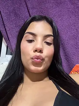 Snapshot of Alinebblinda chatting on March 25, 11:00 pm Alinebblinda online show from March 25, 11:00 pm