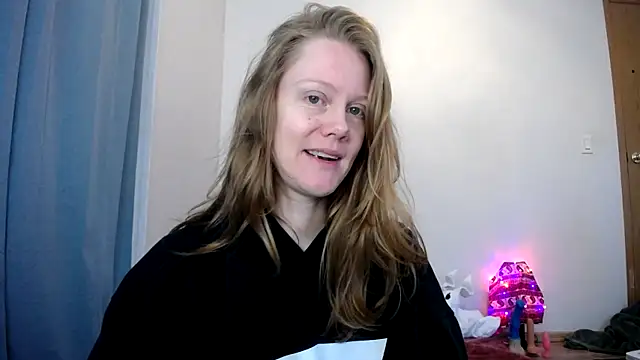 Snapshot of naughtyfox89 chatting on October 16, 4:30 pm naughtyfox89 online show from October 16, 4:30 pm