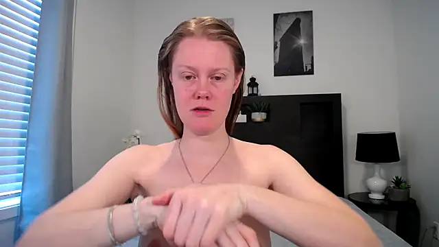 naughtyfox89 online show from February 16, 8:49 pm