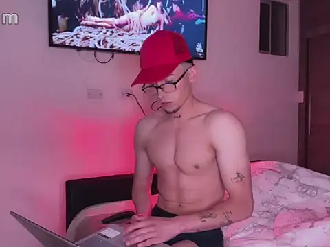 strongManLatino online show from October 6, 12:52 am