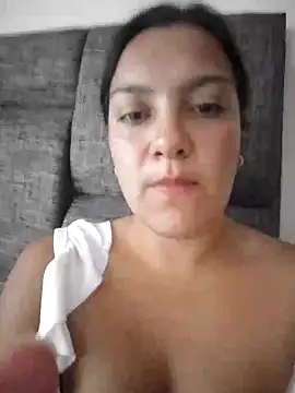 Sexy Nayra outdoors online show from October 19, 9:04 pm