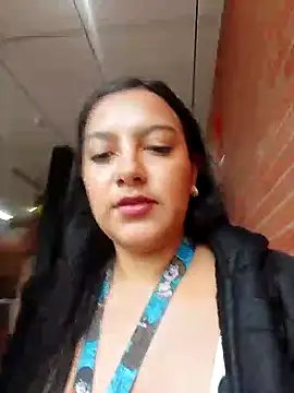 Sexy Nayra outdoors online show from October 22, 10:09 pm