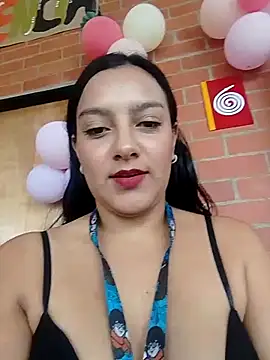 Sexy Nayra outdoors online show from October 24, 6:04 pm