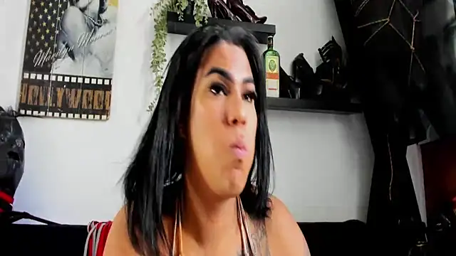 Snapshot of RobertaxGutierrez chatting on May 20, 7:20 pm RobertaxGutierrez online show from May 20, 7:20 pm