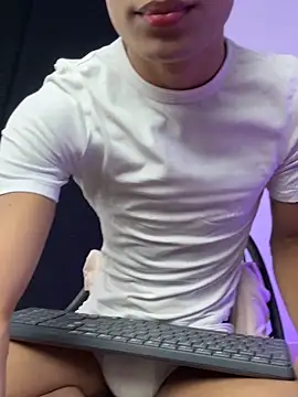 Snapshot of cherub_ chatting on November 14, 12:20 am cherub online show from November 14, 12:20 am