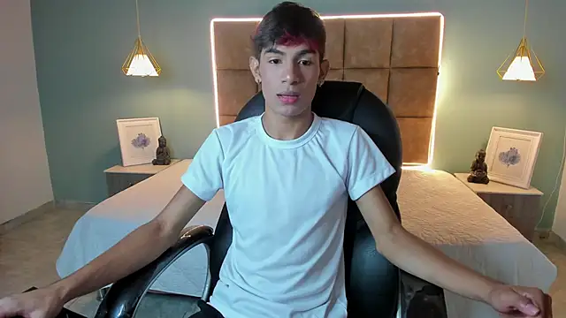 Snapshot of cherub_ chatting on November 21, 2:05 pm cherub online show from November 21, 2:05 pm