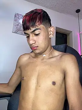 Snapshot of cherub_ chatting on January 10, 9:55 am cherub online show from January 10, 9:55 am